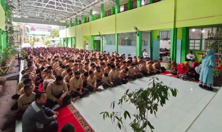 Pelaksanaan  Muhadharah MTsN 1 Padang Makin Berkualitas dan Bermutu
