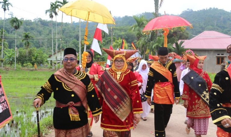 Penobatan Gelar Dt Rj Lenggang Mulia Semarak, Syahrial Nadir Panghulu Kaum Sikumbang Koto Kandis