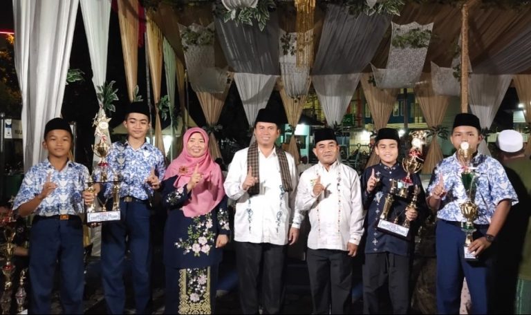 Ukir Prestasi di MTQ Nasional ke-40 Tingkat Kota Padang,  4 Kafilah MTsN 1 Diapresiasi 