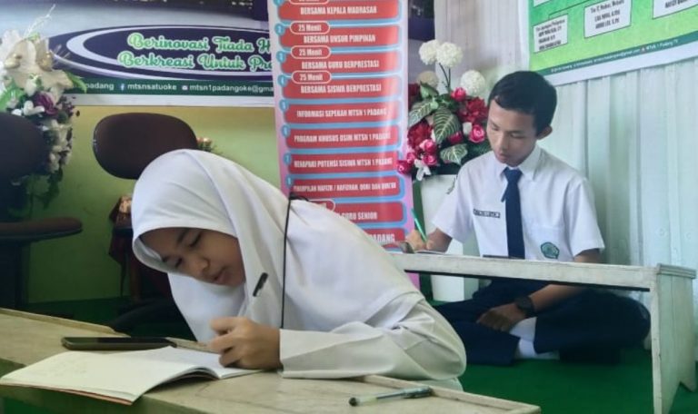 Dua Siswa MTsN 1 Padang Ikuti Simulasi Olimpiade Matematika Nasional