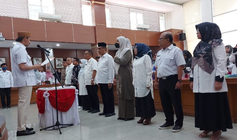 Kaper BKKBN Sumbar Hadiri Pengukuhan Tim Percepatan Penurunan Stunting Bukittinggi