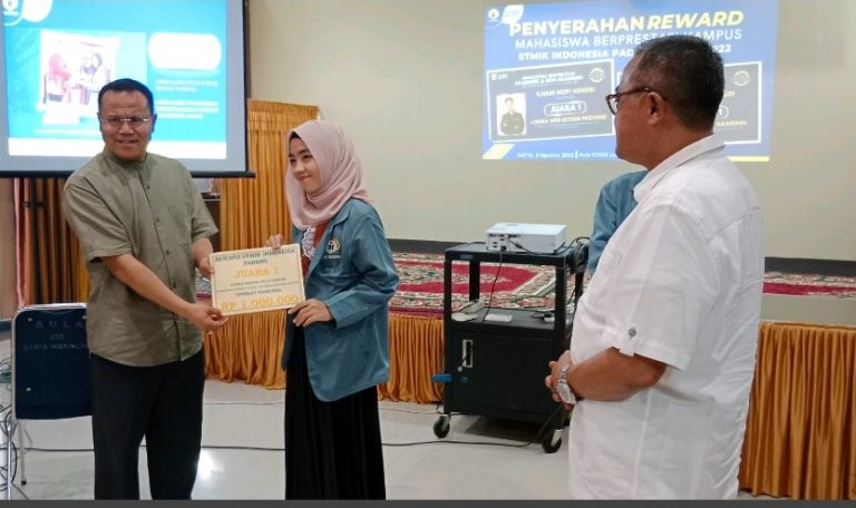 STMIK Indonesia Padang Reward Mahasiswa Berprestasi