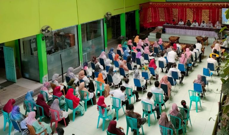 Pisah Sambut Kepala MTsN 1 Padang Khidmat, Meriah dan Penuh Keakraban