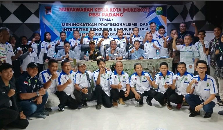Muskerkot PBSI Ditabuh Dispora, Syafrizon Harapkan Pebulutangkis Kota Padang Tembus Cipayung 
