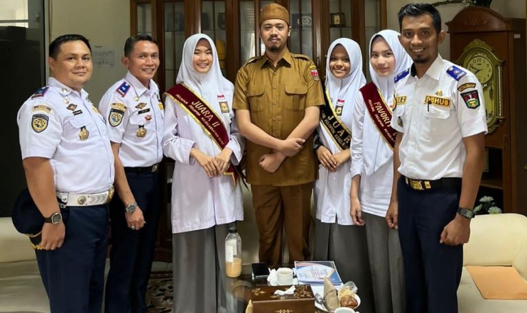 Wako Lepas Pelajar Pelopor Keselamatan Lalin Bukittinggi Menuju Nasional 
