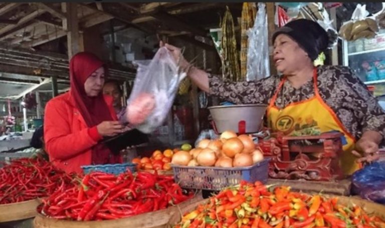 Kenaikan BBM Seret Harga Barang, Masyarakat Kecil Tapakiek