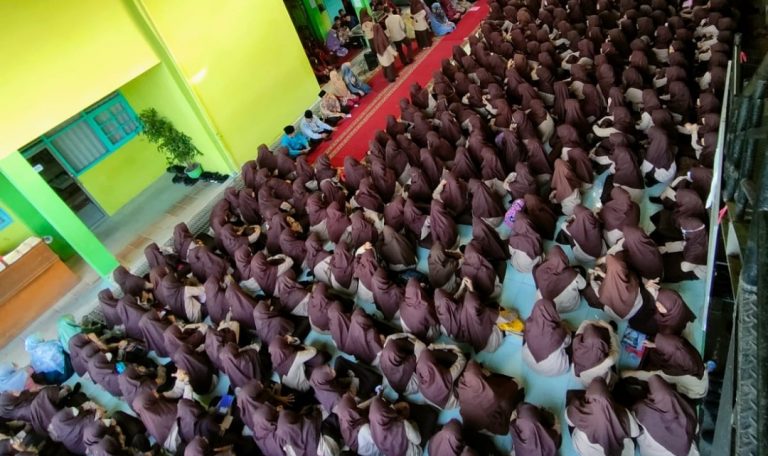 MTsN 1 Padang Gelar Muhadharah Akbar Bertajuk Moderasi Beragama