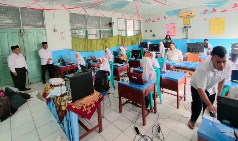 MTsN 1 Padang Gelar Gladi Bersih ANBK TP. 22/23
