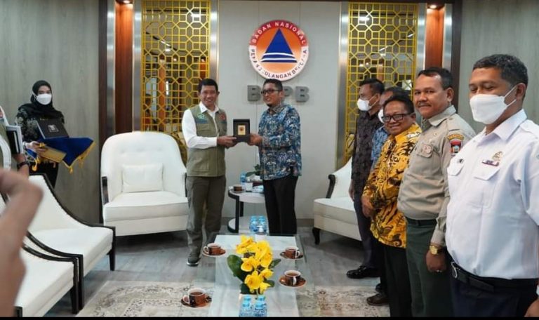 Wako Hendri Septa Audiensi ke BNPB, Suharyanto: Siap Fasilitasi Bantuan Tanggap Darurat 