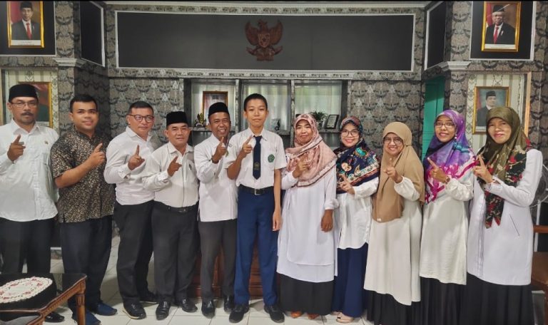 Enam Siswa Dilepas Ikuti KKPM Sumbar, Isrizal Berharap jadi yang Terbaik