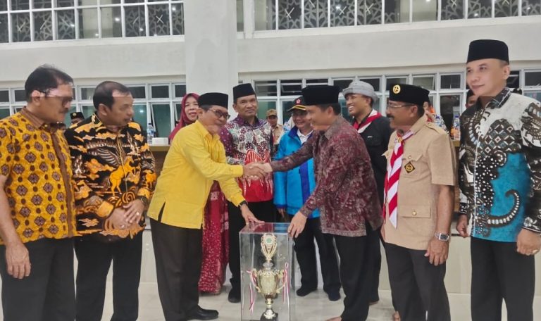 Raih Poin Tertinggi Kemenag Padang Juara Umum KKPM Sumbar
