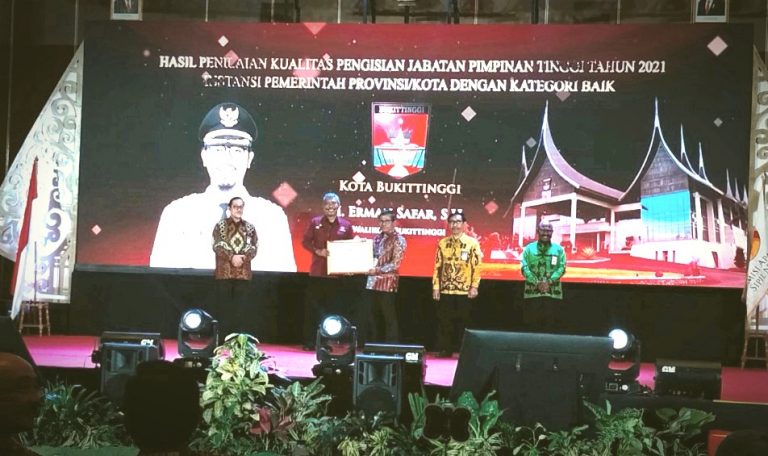 Pemko Bukittinggi Terima Penghargaan  KASN, 1 dari 16 Kota se Indonesia
