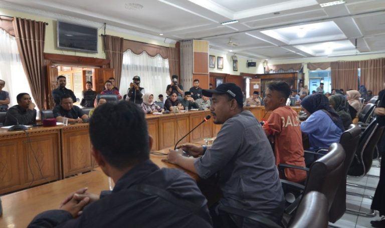 Tidak Benar Sembilan Anggota Dewan Tolak Pembangunan Awning Jalan Minangkabau