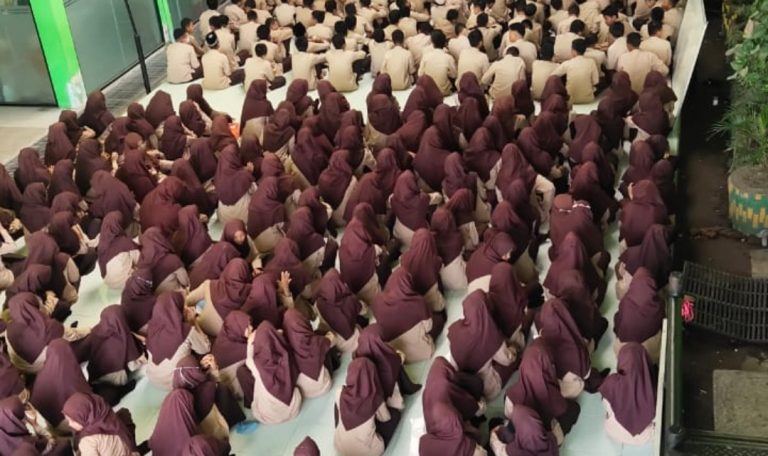 Terasa Go Internasional, Kelas IX.3 MTsN 1 Padang Tampilkan Muhadharah 4 Bahasa