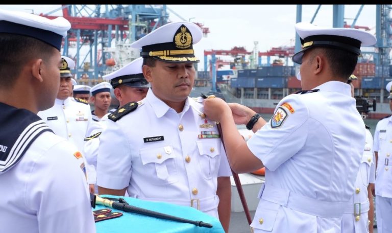 Pergantian Komandan KRI Kurau – 856 Digelar di Dermaga JICT 2 Tanjung Priok 