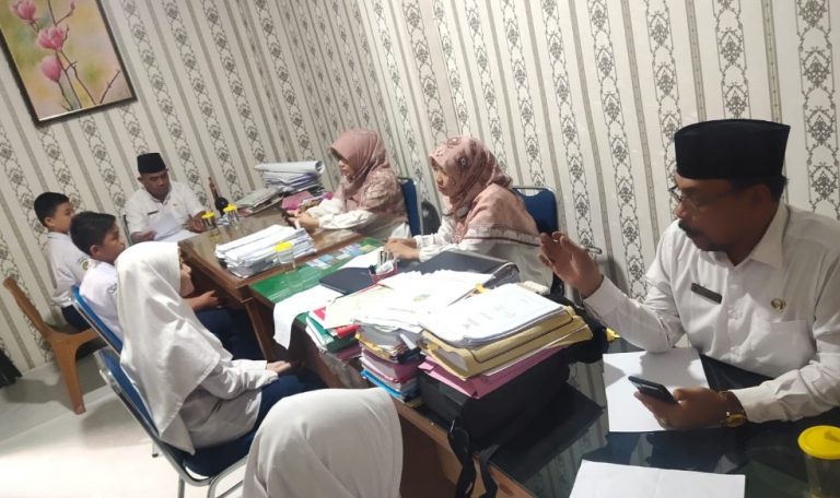 10 Kandidat Ketua MTsN 1 Padang Ikuti Fit and Proper Test