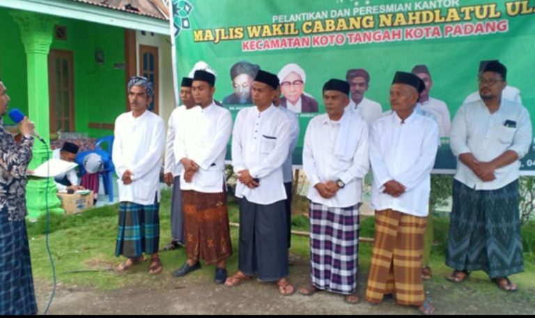 Pengurus MWCNU Koto Tangah Dilantik, Ketua NU Sumbar Resmikan Kantor MWCNU