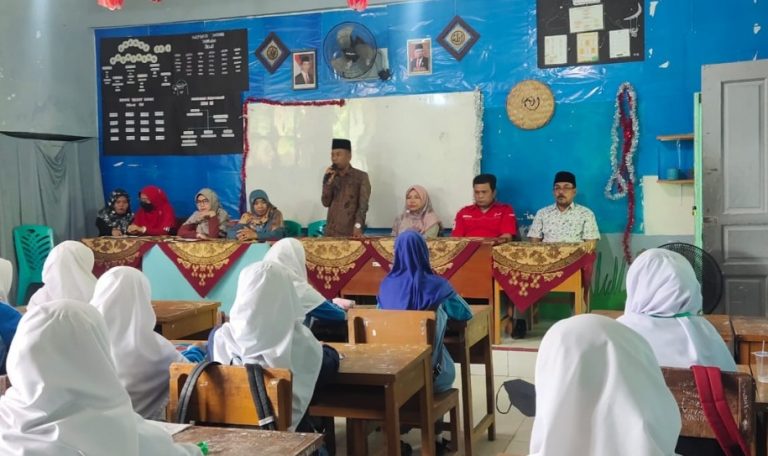 Buka Pelatihan PMR, Isrizal Minta Kader jadi Agen Kesehatan di Madrasah.