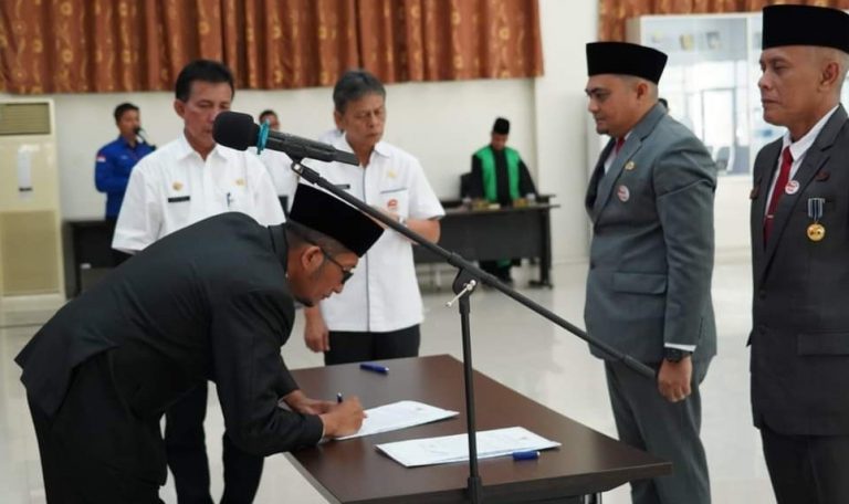 Wako Hendri Septa Lantik Boby Firman, Anak Nagari Pauh IX Kuranji Nakhodai Diskominfo Padang