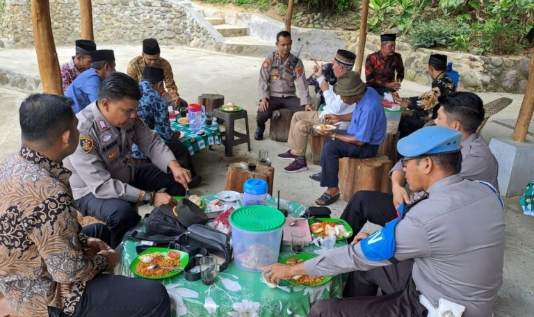 Melalui Jumat Curhat, Kapolsek Sungai Pagu Himbau Warga Tak Sambut Tahun Baru Berlebihan