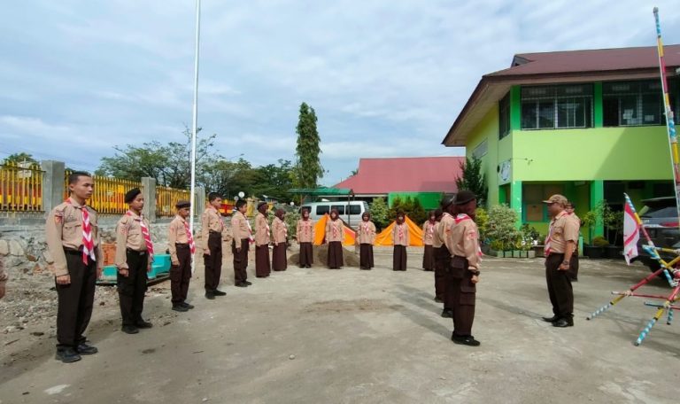Wujudkan Kader Mandiri dan Berprestasi, MTsN 1 Padang Gelar Latihan Dasar Pasukan Penggalang