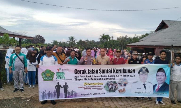 Semarak HAB di Mentawai, Gerak Jalan Santai Bertabur Doorprize 4 Ekor Kambing 
