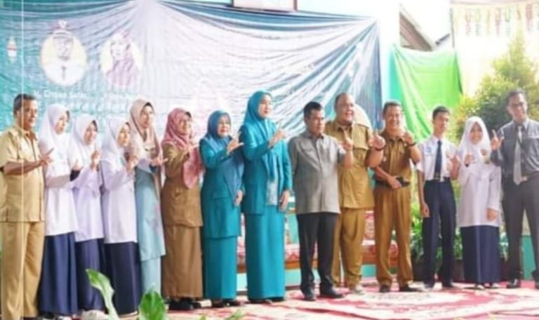 Lima Siswa SMPN 6 Bukittinggi Dikukuhkan jadi Duta Literasi