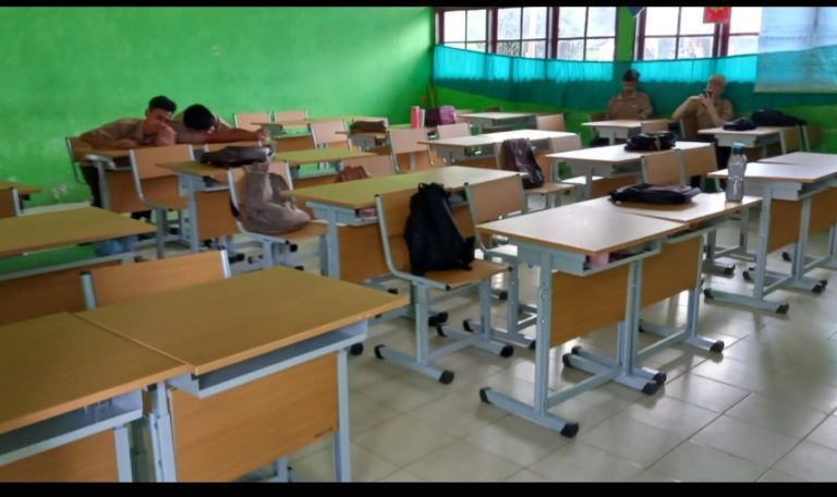 Pokir Evi Yandri Tingkatkan Sarana Mobiler Belajar SMAN 16 Padang