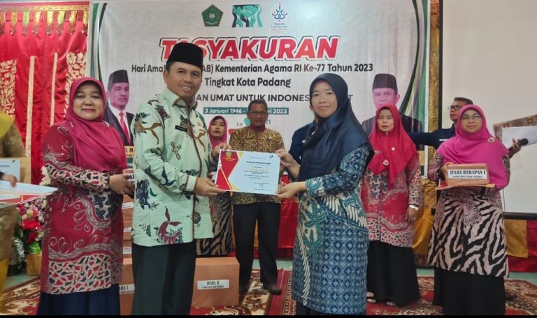 Idra Putri Terima Penghargaan Guru Berprestasi Peringkat III Tingkat Provinsi