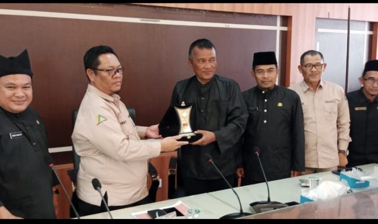 Pemkab Muko-Muko Pelajari Suksesnya Tabungan Utsman  Pemko Bukittinggi