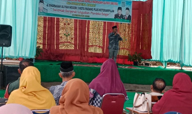 MAN 3 Padang Gelar MK2MA Sumbar, Helmi: Tuntut Madrasah Aliyah Terus Lakukan Inovasi