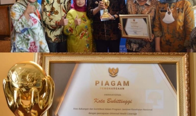 Wali Kota Bukittinggi Terima Penghargaan UHC dari Wapres RI