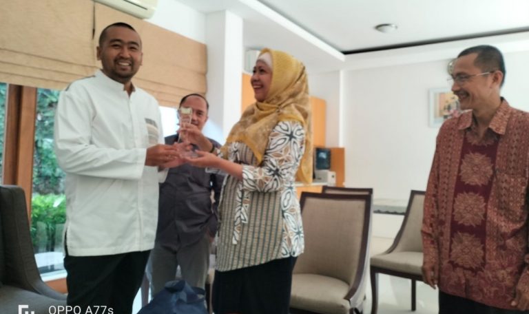 Satupena Sumbar Serahkan Rekomendasi 7 Resolusi IMLF ke Wagub Sumbar