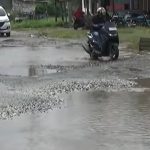 Ini Jalan Rusak Parah di Sumbar