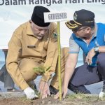 1.100 Relawan Bersih-bersih Sampah di Kota Padang