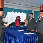Sempat Kosong, Wako Padang Lantik Effendi dan Arfinel Dewas Perumda AM Kota Padang