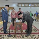 Gubernur Mahyeldi Lantik Kepala BPBD dan Kepala Dinas Pangan