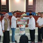 Pemprov Sumbar Serahkan 22 Ton Beras untuk Korban Banjir dan Longsor di Agam