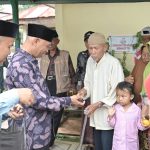 Ketika Gubernur Mahyeldi Bercengkrama dengan Penghuni Panti Jompo