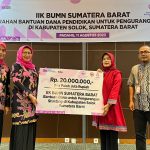 IIP BUMN Sumbar Serahkan Bantuan untuk Program BAAS di Labuh Panjang