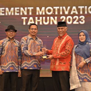 Mahyeldi Tokoh Keterbukaan Informasi Publik dari KI Sumbar