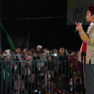 Masyarakat Padati GOR Temui UAS pada Tabligh Akbar