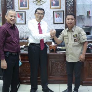 Sekwan DPRD Sumbar Terima Muhammad Rusli Pramuka Tuna Runggu, Keliling Indonesia Jalan Kaki 