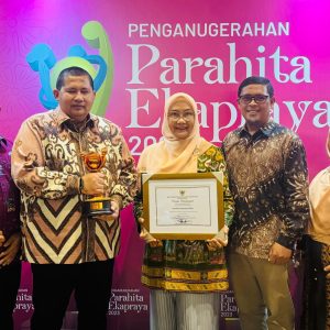 Pemprov Sumbar Terima Anugerah Parahita Ekapraya Kategori Nindya