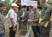 Gubernur Mahyeldi Salurkan Bantuan Madu Galo-Galo di Pasaman