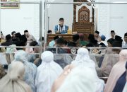 Gubernur Mahyeldi Serahkan Bantuan Rp50 Juta untuk Masjid Syura Pandan Solok