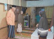 Singgah Sahur di Bukittinggi, Mahyeldi Salurkan Bantuan Bedah Rumah Kartini