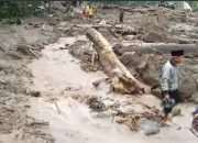 10 Orang Tertimbon Longsor di Langgai, Pesisir Selatan