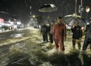 Bantu Korban Banjir, Pemprov Sumbar Buka Dapur Umum