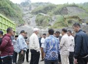 Jadi Biang Kerusakan Jalan Nasional, Gubernur Mahyeldi Hentikan Tambang Galian C Ilegal